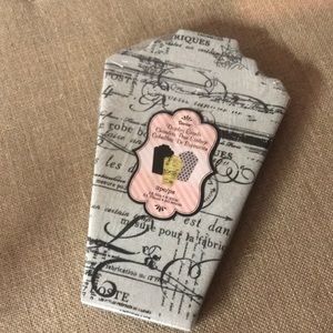 💖🌺NWT Necklace display ( set of 3)🌺💖